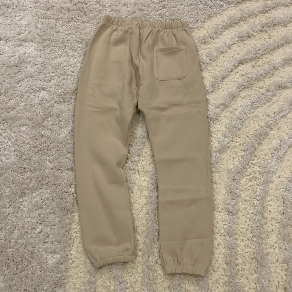 Essentials Fear of God Creame/Tan Sweatpants/Joggers Cuffed Mens Size S, M, L - Picture 2 of 2